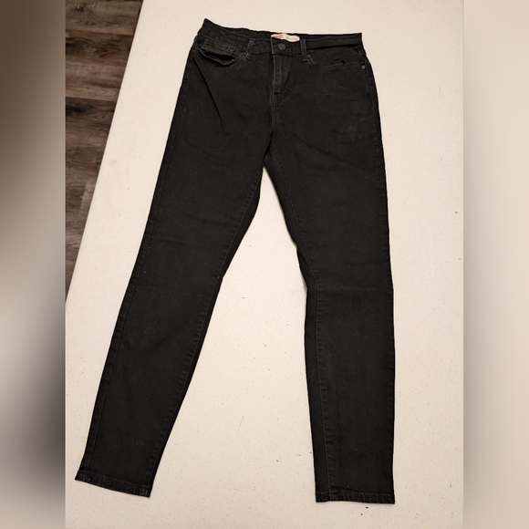 Levi's Signature Mid-Rise Skinny Jeans - Black - Picture 2 of 3